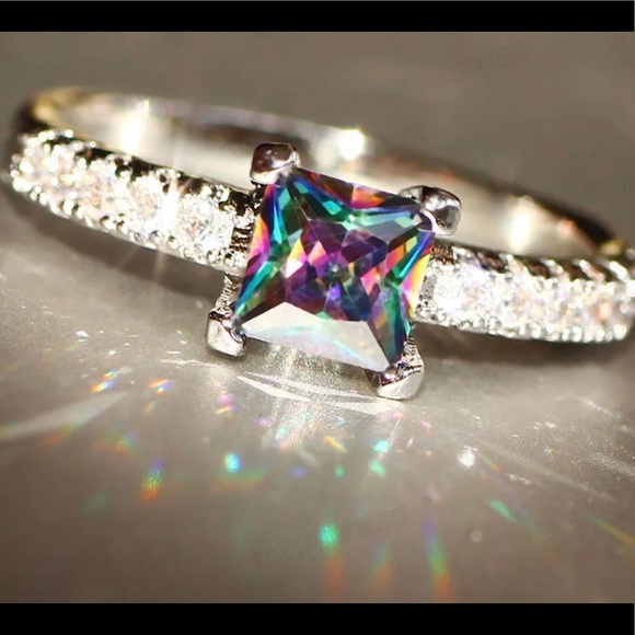Jewelry - NEW rainbow mystic topaz ring - womens size 8